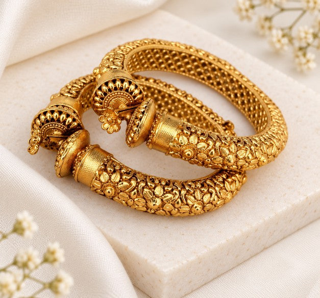 Tavisi Jewelry traditional Indian temple bangles with intricate antique-inspired design