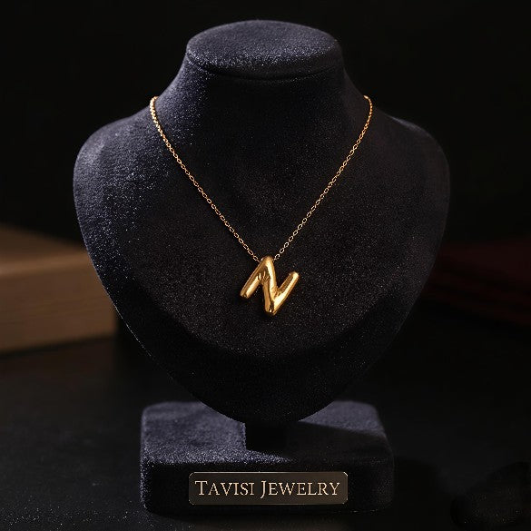 alphabet-n-initial-necklace-model-wear