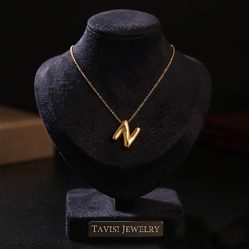 alphabet-n-initial-necklace-model-wear