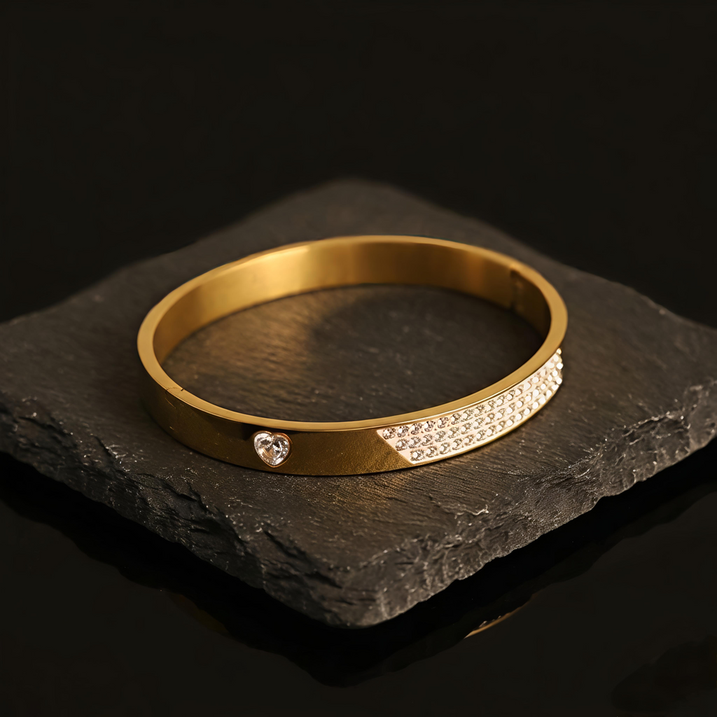 Tavisi minimal AD stone bracelet with waterproof finish and long lasting shine