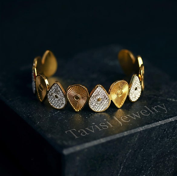 Front view of Tavisi Celestia gold plated anti tarnish bracelet crafted in premium 316L stainless steel for women