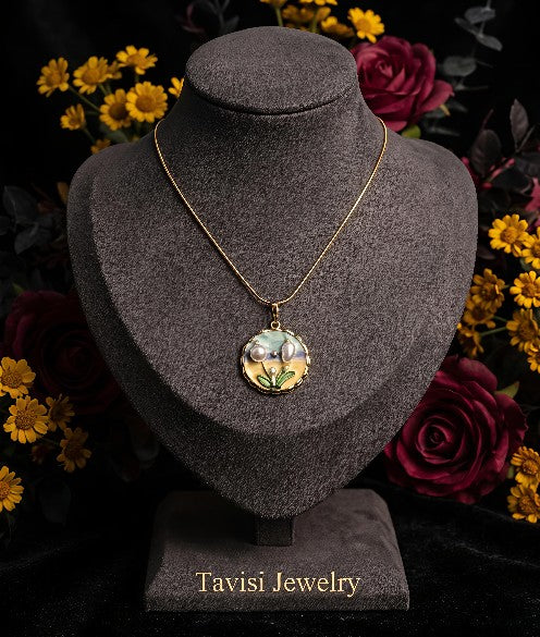 Tavisi Elina Pearl Bloom Necklace 18K gold plated 316L surgical stainless steel anti tarnish waterproof jewellery with pearl design