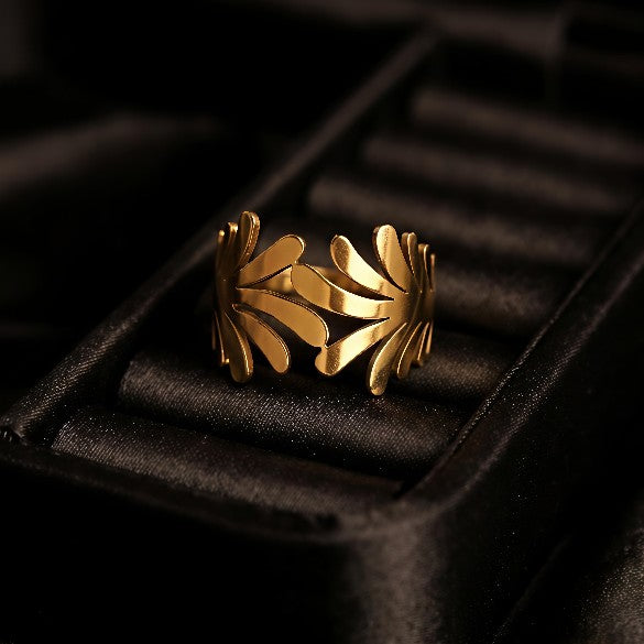 Close-up of Gold Leaf Wrap Ring – premium anti tarnish luxury jewellery by Tavisi Jewelry