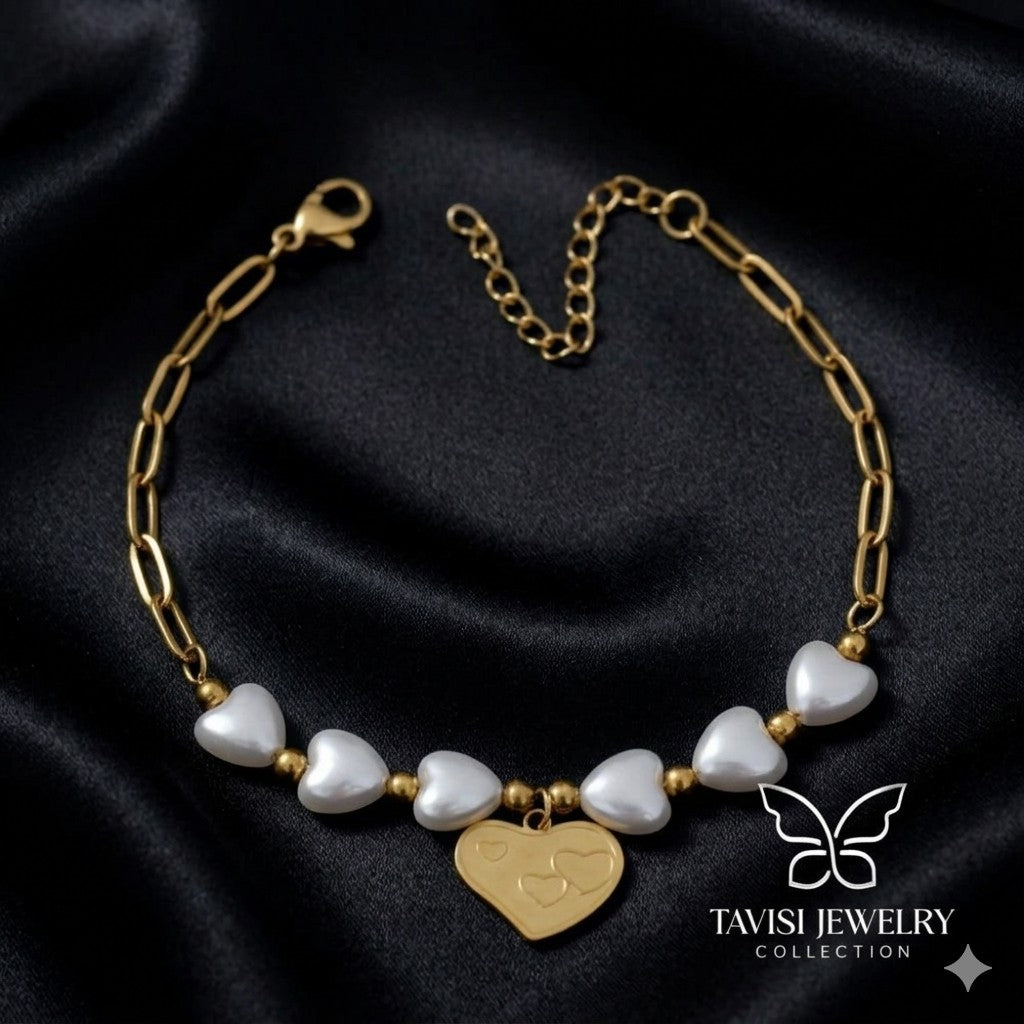 Close-up of Heart Pearl Charm Gold Bracelet – premium anti tarnish luxury jewellery by Tavisi Jewelry
