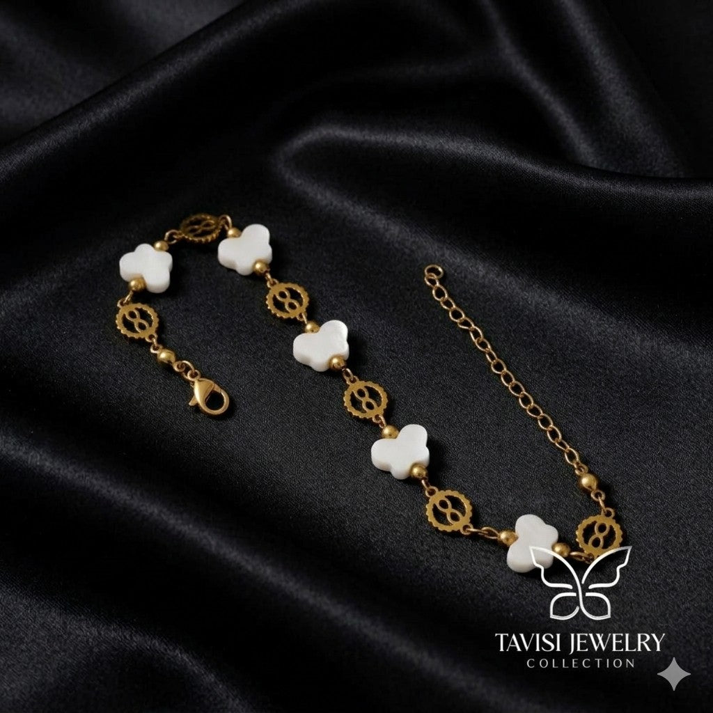 White Clover Charm Gold Bracelet – premium anti tarnish luxury jewellery by Tavisi Jewelry