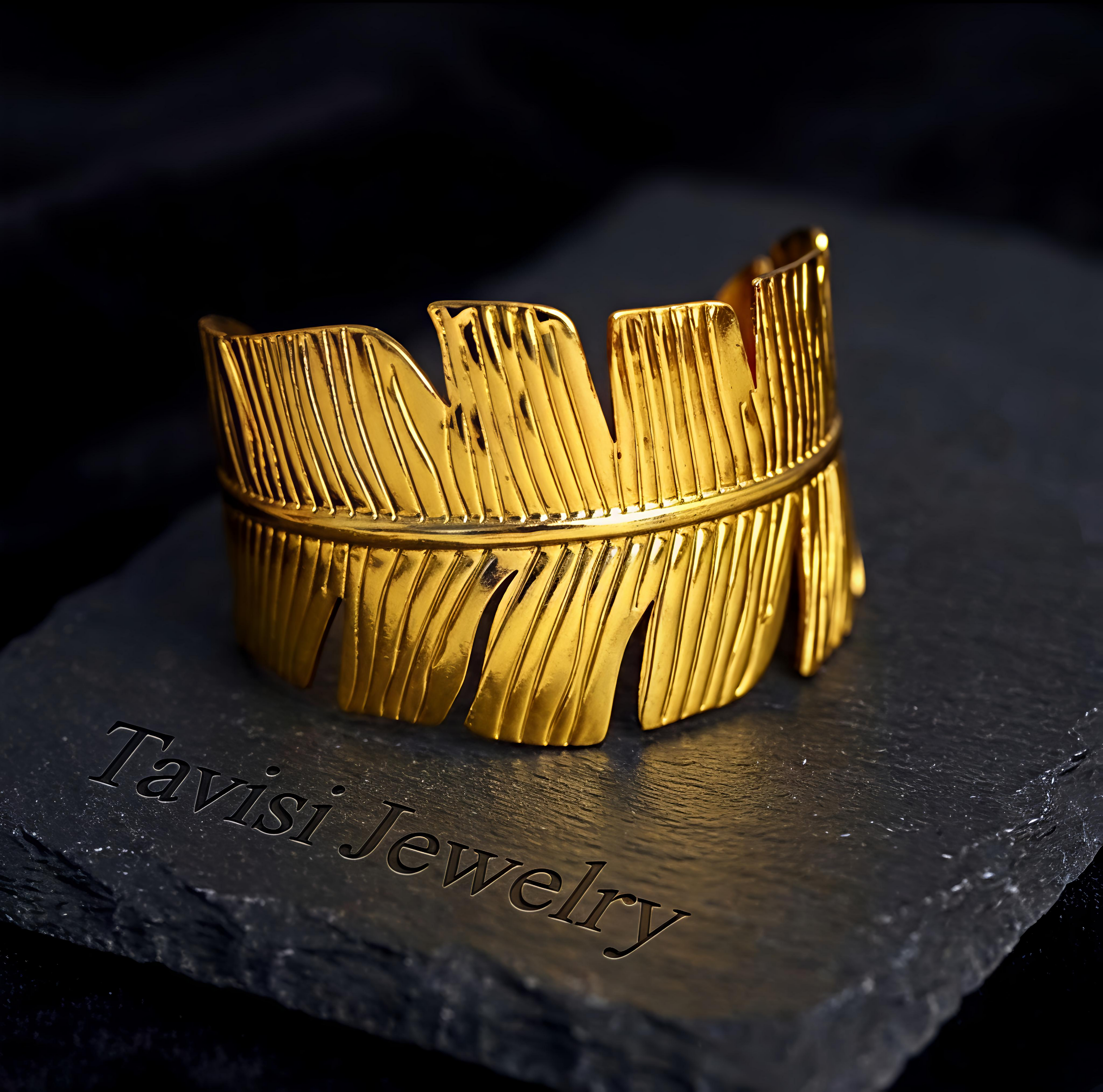 Angle view of Tavisi Verdelle waterproof PVD coated leaf texture bracelet with long lasting shine for women